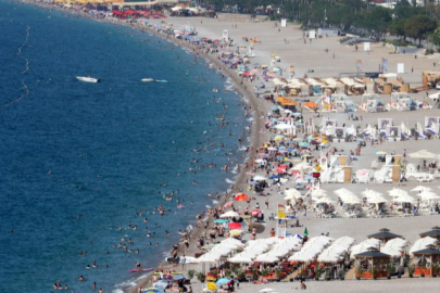 ANTALYA TURİZMİNDE YENİ 2 REKOR; HER 4 TURİSTTEN 1'İ RUS