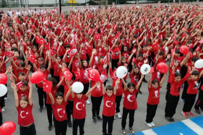 1500 Öğrenci Cumhuriyet'i Kutladı