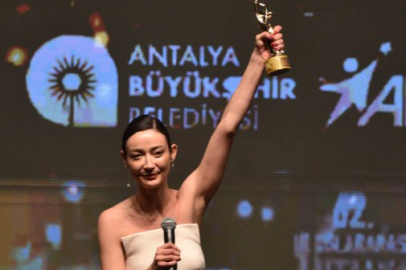 Altın Portakal'a 7 ödülle 'Tavşan İmparatorluğu' damga vurdu