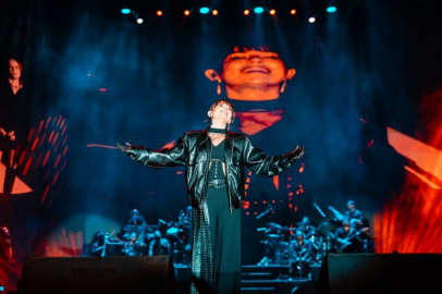 ANTALYALILAR MERVE ÖZBEY İLE EĞLENDİ