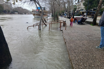 Meteoroloji Sel Uyarısı Yaptı